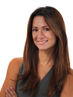 Adriana, la fundadora de Heirleaf, que es quien contesta estos correos.